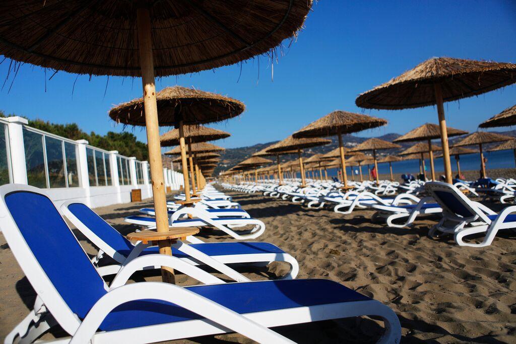Отель Dessole Dolphin Bay Amoudara  Экстерьер фото